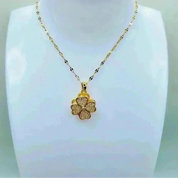 Sparkly Cubic Zirconia Rotating Four Leaf Clover Pendant - Picture 2 of 7